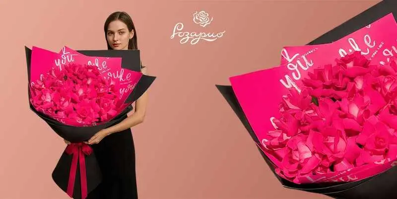 Огромный букет французских розовых роз, фронтальный вид в руках у девушки